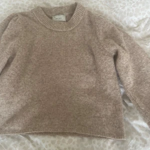 Stickad tröja  - Superfin o som ny 💯🙌🏼  Skriv för frågor 