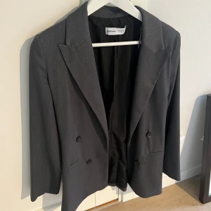 Bersha Blazer  - blazer från bershka! använt ca 3 gånger och vill ej ha den längre!🩷