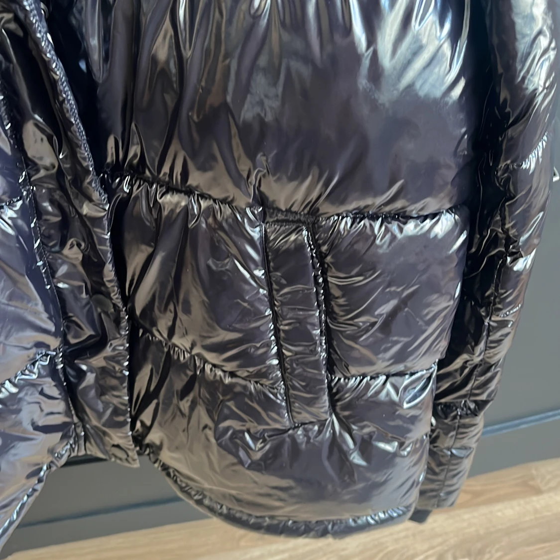 Svart glansig pufferjacka från ONLY - 92