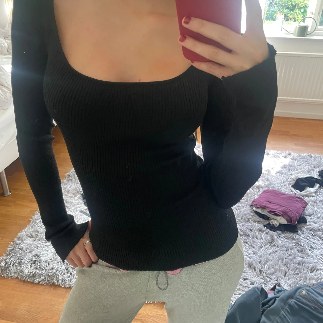 Svart ribbad tröja - 90