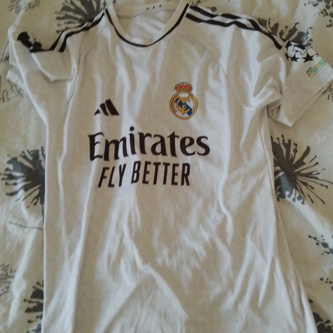 Real madrid tröja och shorts