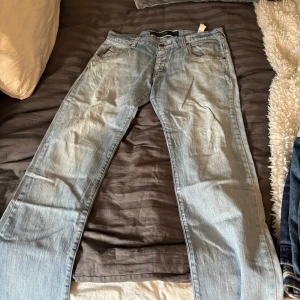 Armani jeans - Armani jeans som är använda rätt mycket.  Prutmån finns!