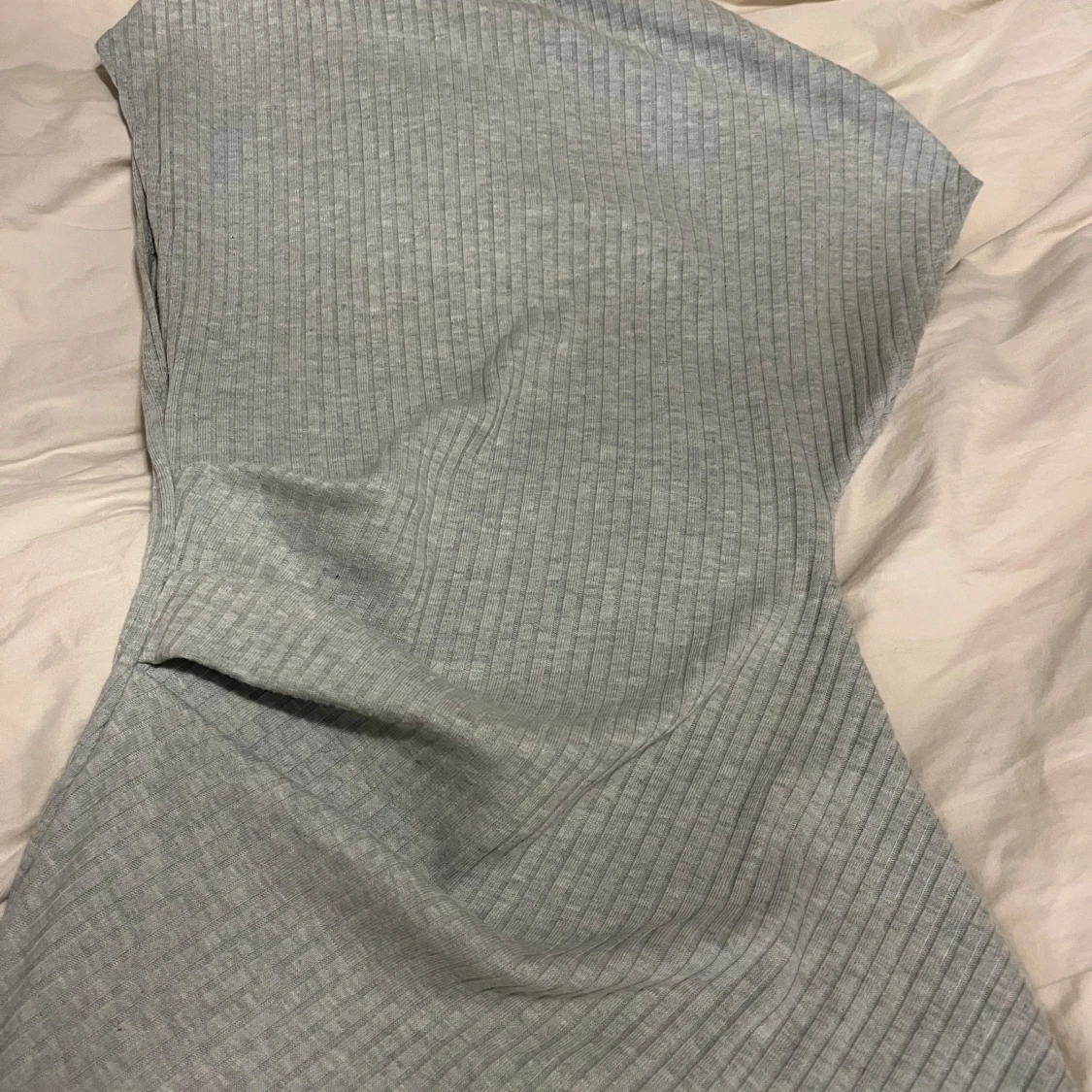 Ljusgrön ribbad topp från Zara