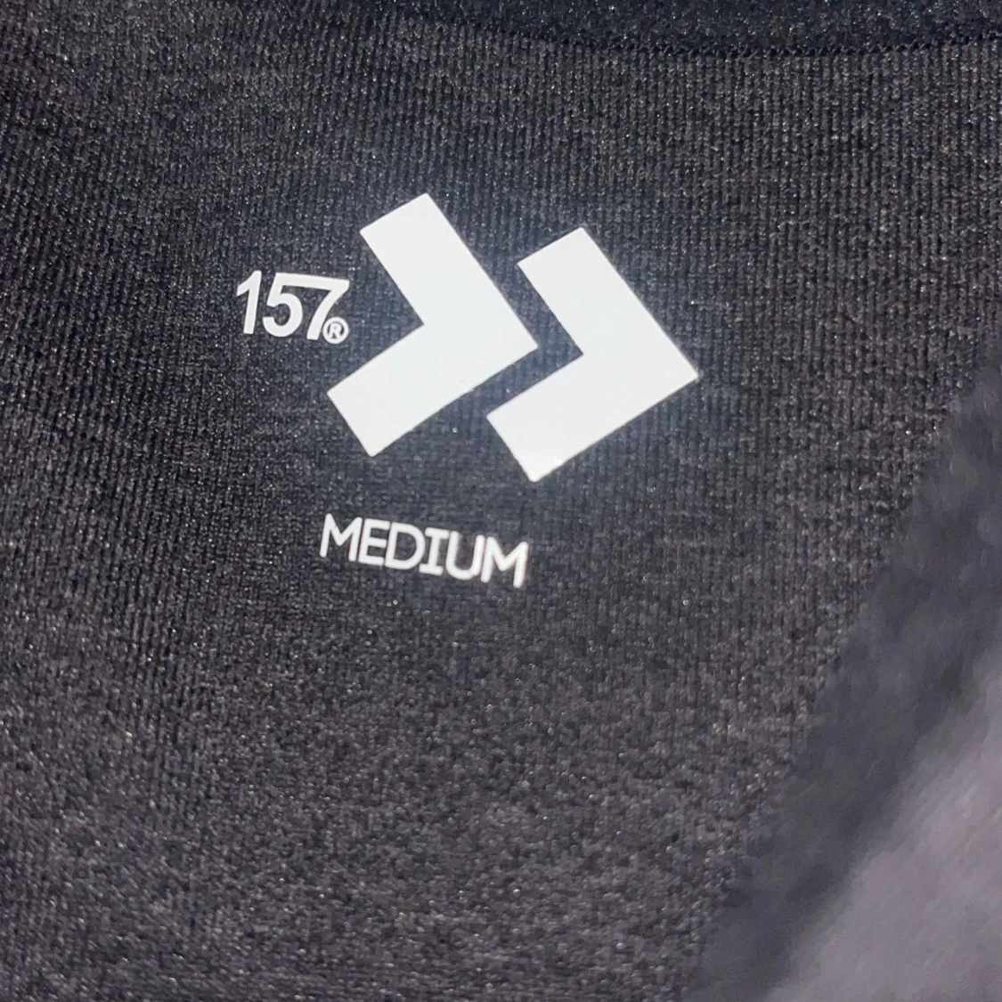 Svart linnetopp från 157 - 2