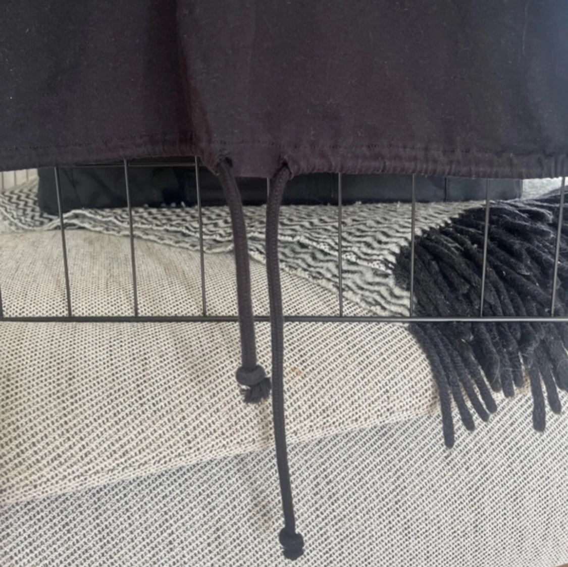 Svart croppad t-shirt - 1