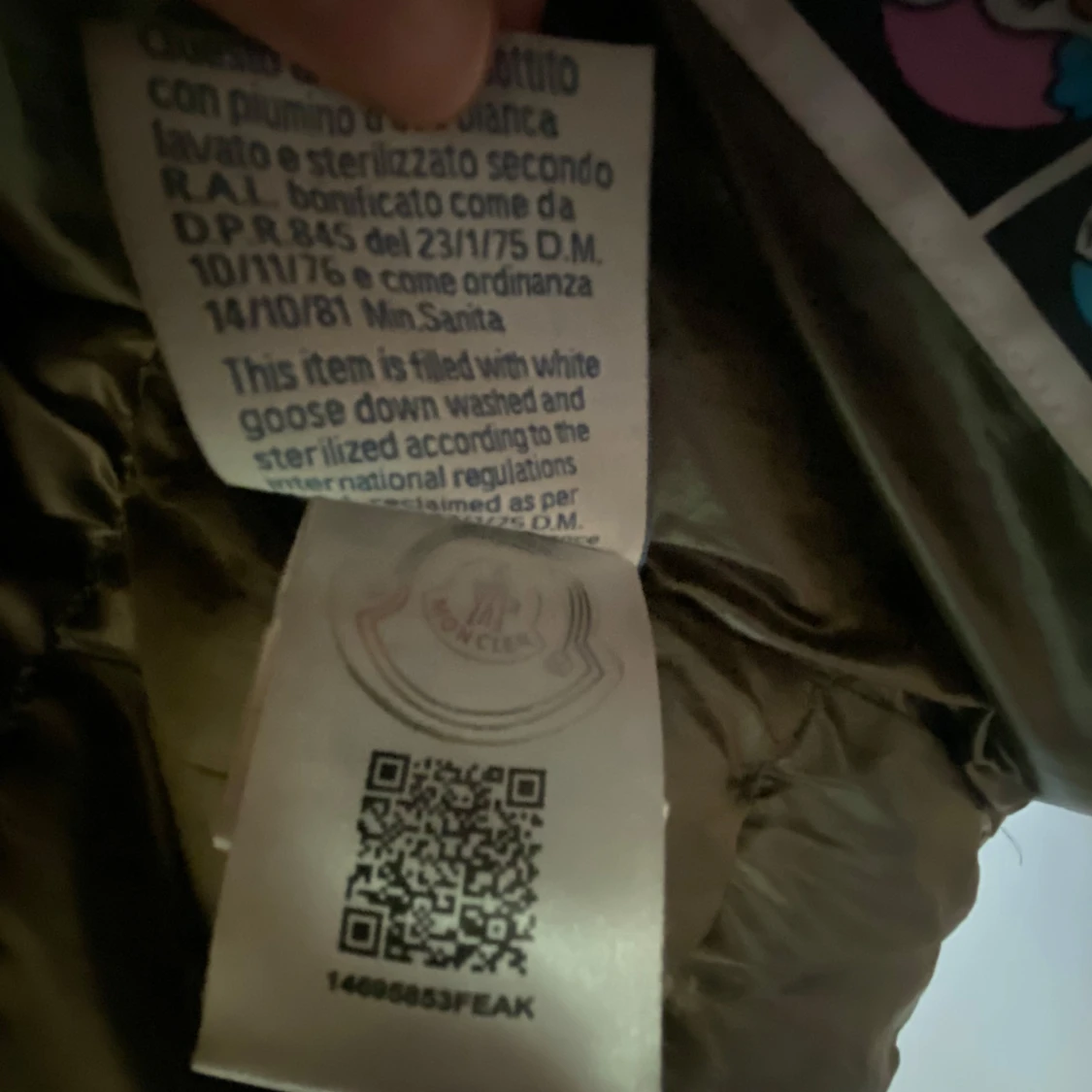 Svart glansig pufferjacka från Moncler - 3