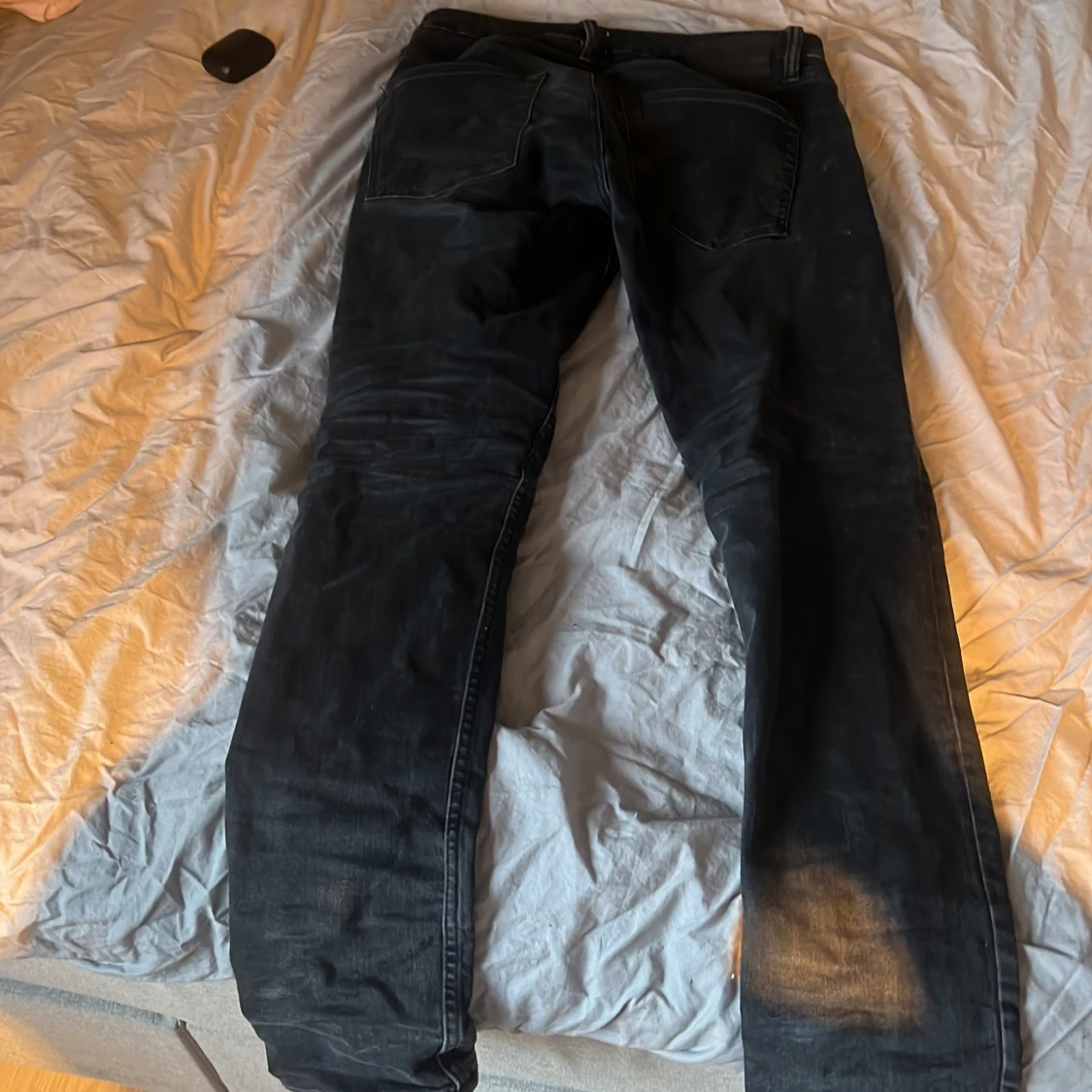 Svarta jeansbyxor - 1