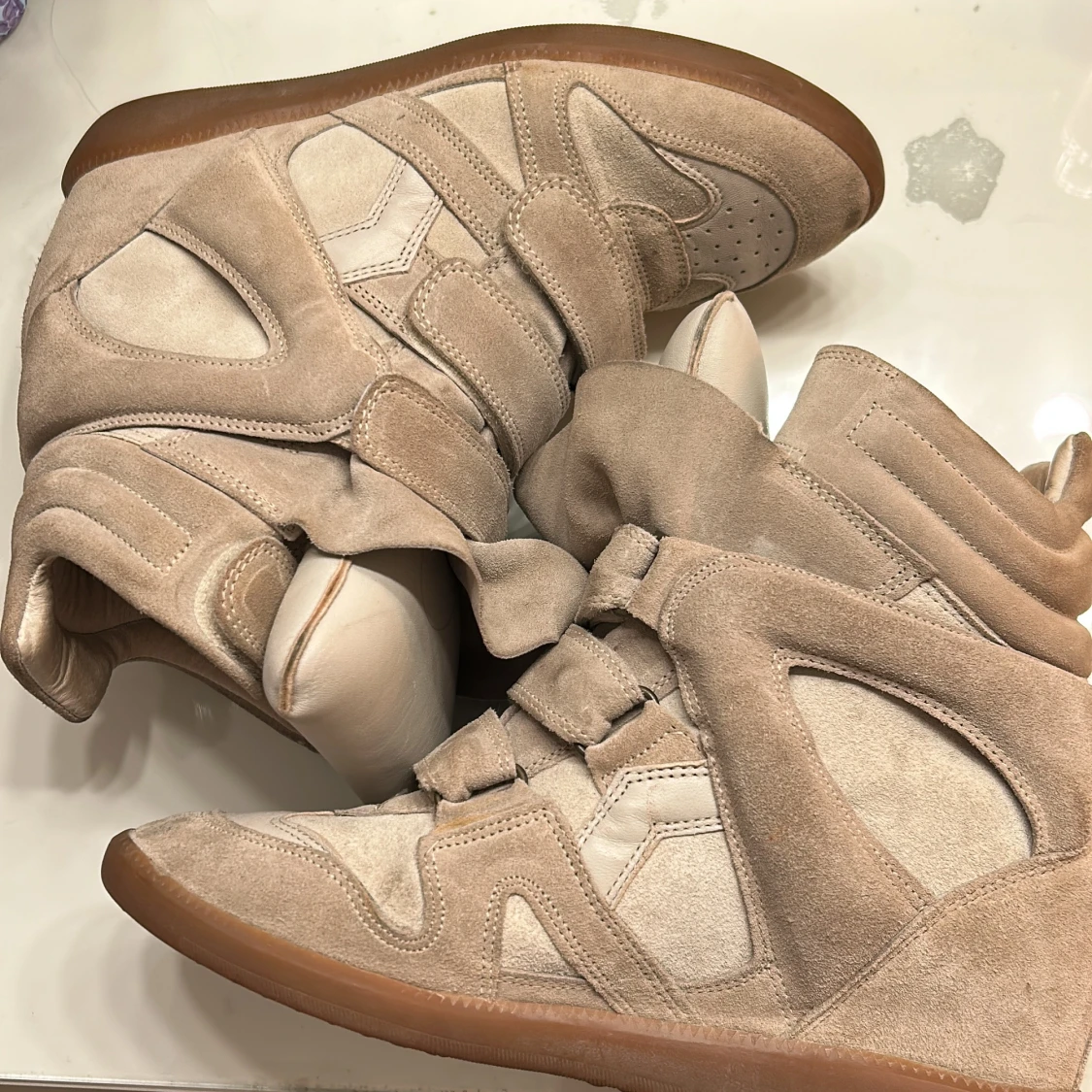 Beige sneakers från Isabel Marant - 1