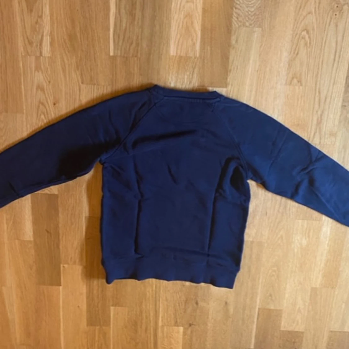 Mörkblå sweatshirt från GANT - 1