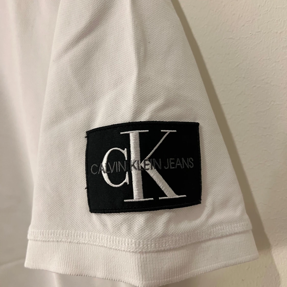 Vit pikétröja från Calvin Klein - 1