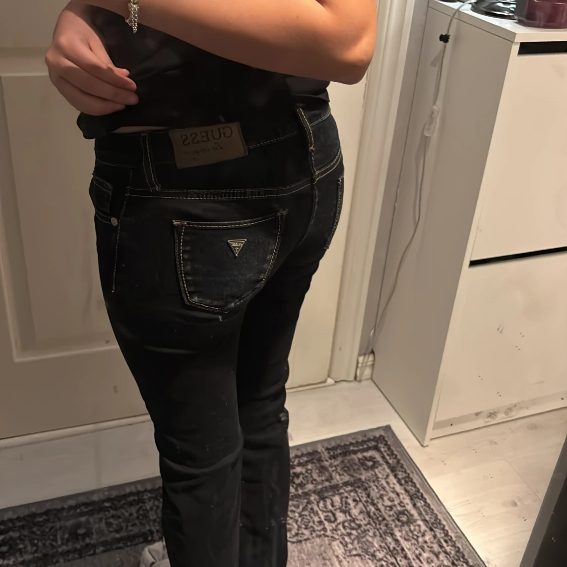 Svarta jeans från Guess - 1