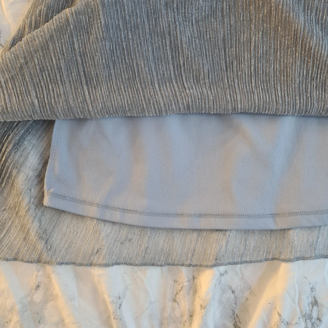 Glittrig klänning från Lindex Kids - 4