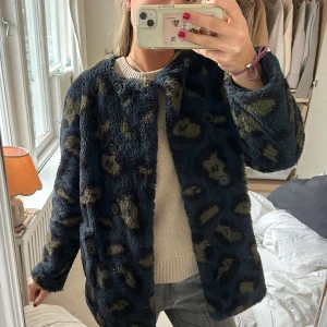 Päls jacka - Såå fin jacka i päls från Zadig&volatire, bra skick🙌🙌