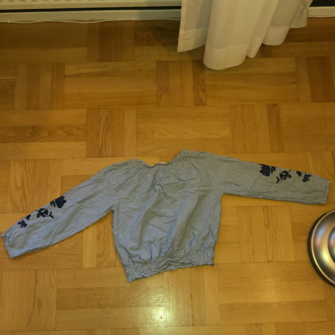 Blå- och vitrandig tröja från KappAhl - 1