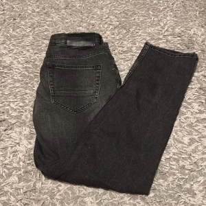 Only sons jeans  - Säljer mina only sons jeans då jag inte använder dem längre, jeansen är i fin skick finns inga skador eller fläckar