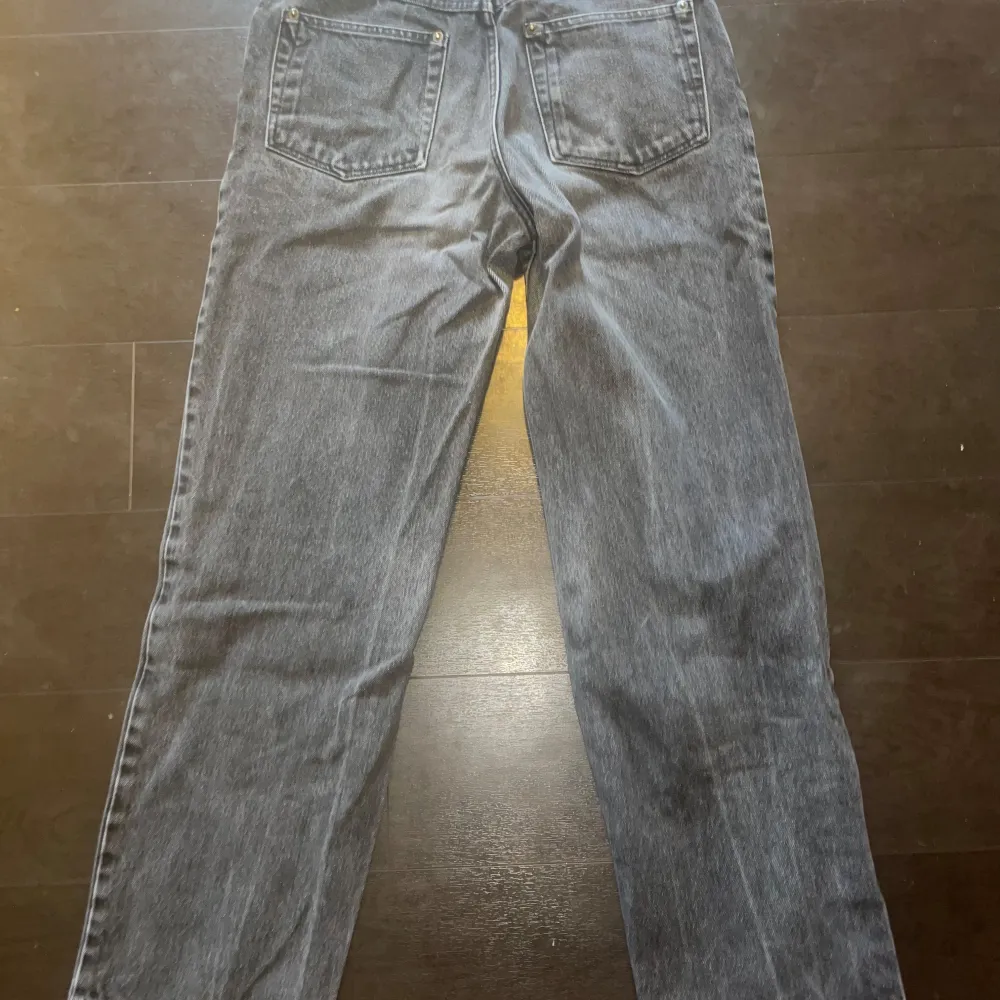 Säljer ett par diesel byxor för har växt ur dom. Bra skick. Storlek W29. Kan mötas i Gbg, annars star köparen för frakten. Öppen med prutningar.. Jeans & Byxor.