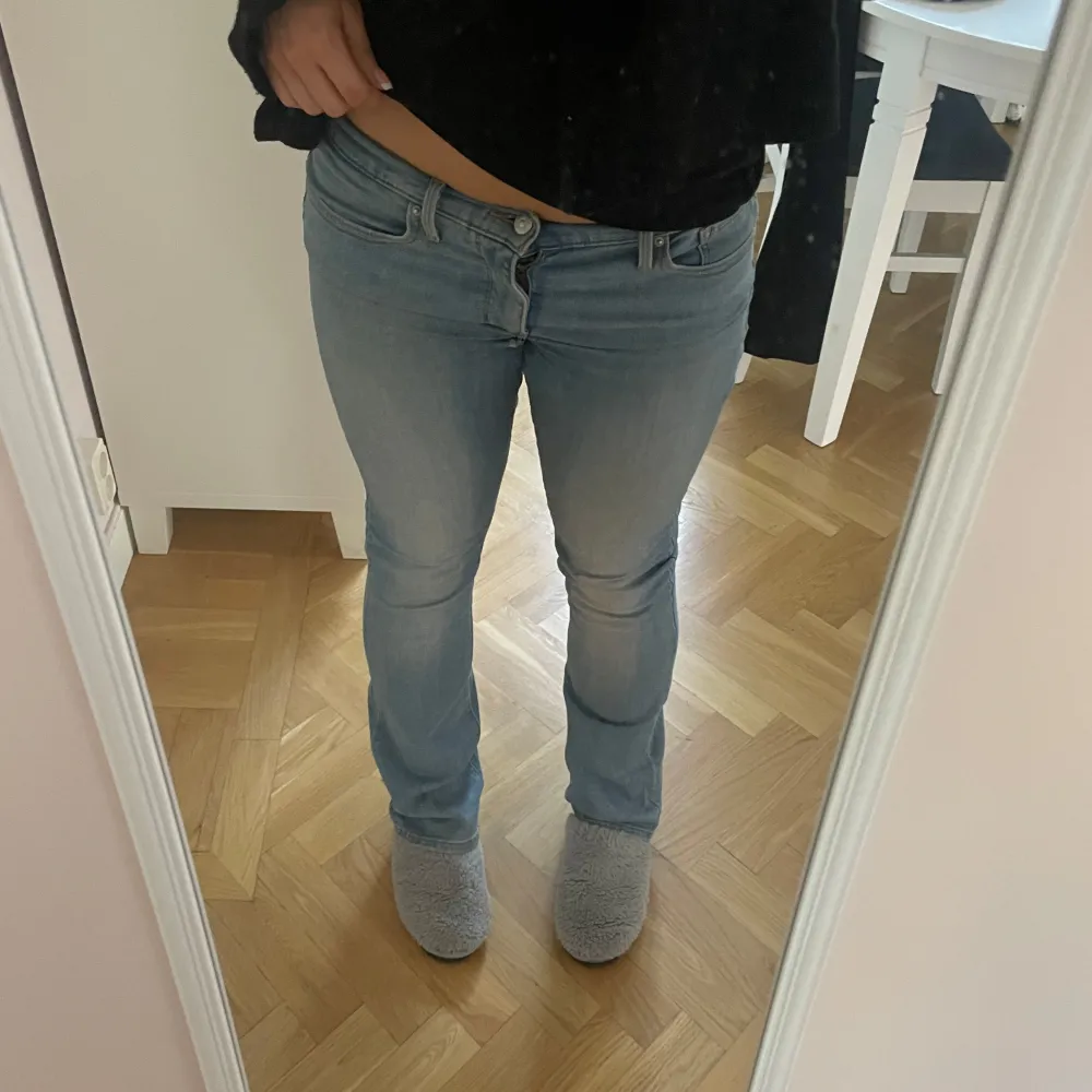 Säljer mina Levis jeans!💕. Jeans & Byxor.