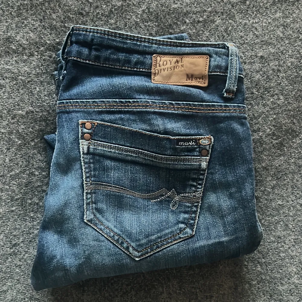 Så fina low waist skinny jeans från Royal Division, Mavi. Säljer dom då de är för korta för mig och aldrig kommer till användning! Köpte på Sellpy. Kp för fler bilder!. Jeans & Byxor.