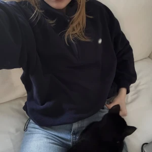 Fleece tröja - Fleece tröja i bra skick