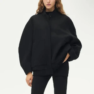 Bomber jacka zara - Oversized bomberjacka från Zara. Storlek S 