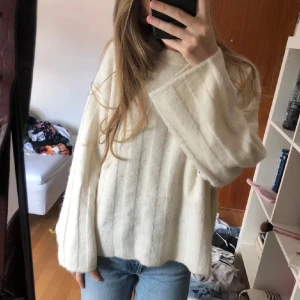 Vit stickad tröja från Ginatricot - Jätte fin stickad tröja från Gina💗