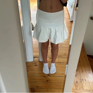 Vit jeans kjol  - Hej hej