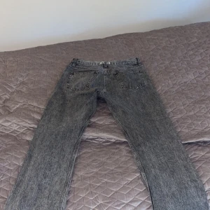 Hope rush jeans mid grey stone - Nypris 2300 kr mitt pris 699 kr! Skick 8/10