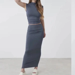 Grått gina sett - Grått gina sätt i storlek xxs i tröja och xs i kjol