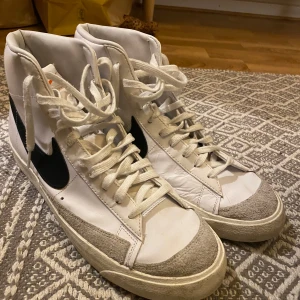 Nike Blazer Mid Vintage - nike blazer bought years ago in dubai. not my style anymore. no box.