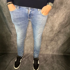 Nudie Tight Terry jeans  - // Nudie jeans modell: Tight Terry | Storlek W30/34 (sitter som 30/32) | Benlängd: 106cm / Midja: 42cm | Nypris runt 1600kr | Kontakta för fler frågor eller funderingar // Deluxecloset