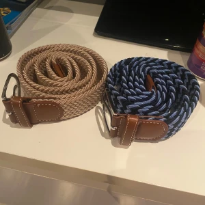 Flätat bälte   - Hej, säljer två par schysta flätade bälten som är 105cm långa och knappt är använda. 120kr st. Ta båda för 200kr!  (Den begia är slut) 