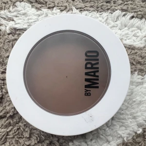 Krämbronzer Makeup by Mario - Superfin krämig bronzer, använd fåtal gånger. Köpt för några veckor sedan på Sephora för 370:-  Färg: medium