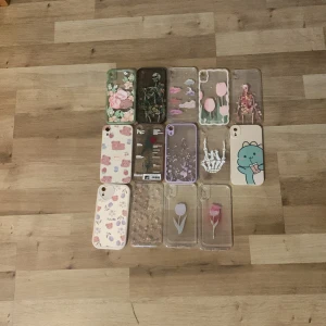 Mobilskal - Säljer helt oanvända mobilskal. 15kr st. Fick de av min syster men hann inte använda alla tills jag bytte stil. De skalen i bilden har jag inte använt. Tryck INTE på köp nu. Meddela vilket skal ni är intresserade först.