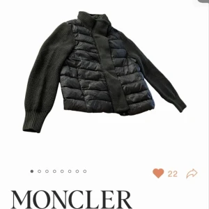 Moncler jacka/kofta - Kollar intresset på min moncler jacka. Köpt på Vestaire collective. Äktehetsbevis saknas, MEN har köpbevis och bevis på äkthet från vestaire att visa vid förfrågan!😊(tre sista bilderna är egna, två första från förra säljaren). (Köpt 2021 för 3500 kr)