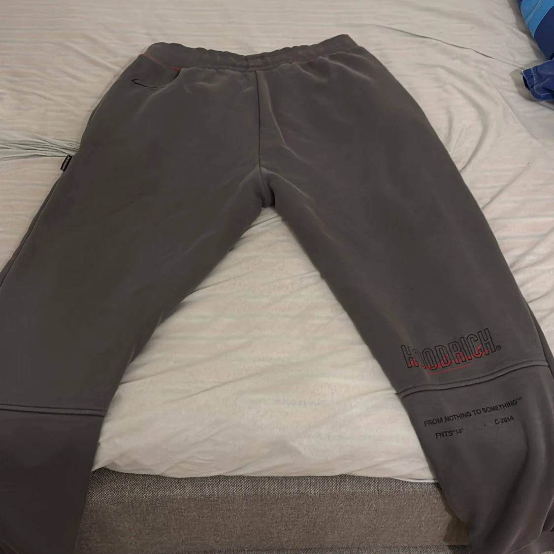 Ny hoodrich byxor storlek M för bara 299kr - 90