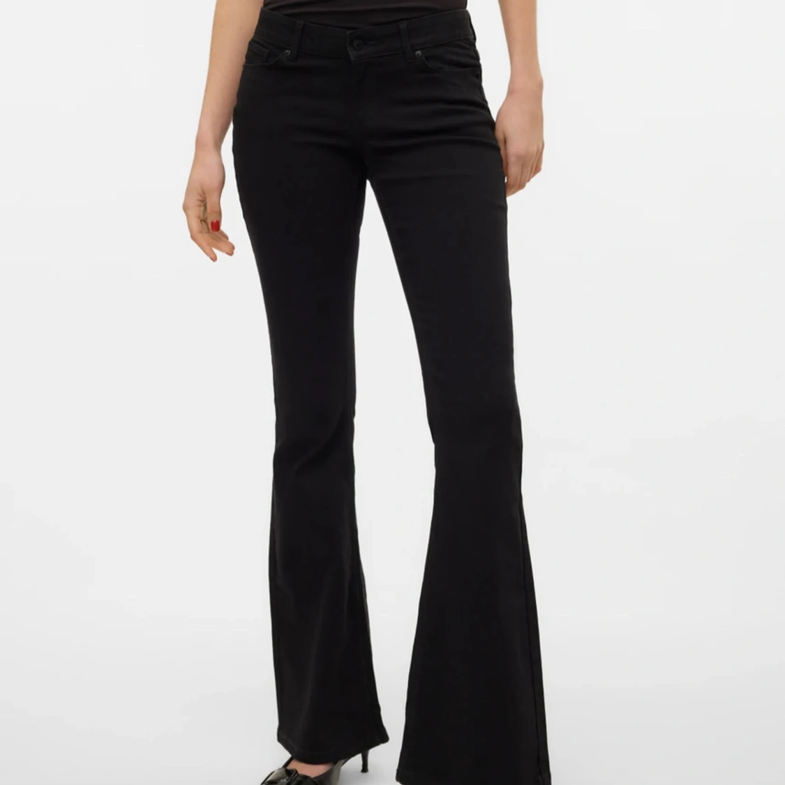 lågmidjade svarta jeans  - 91