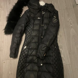 ROCKANDBLUE - Bra Skick insydd på sidorna men de är inget som syns, stolek 38