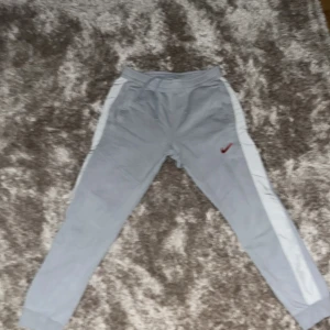 Nike tracksuit - Bra stick väldigt fina 