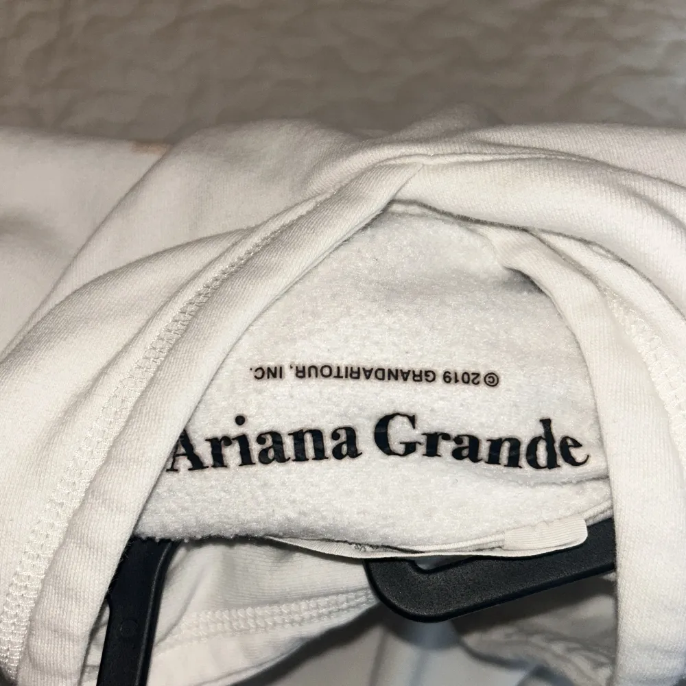  Hoodie ,bra för hösten/vintern  Ariana Grande. Hoodies.