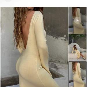 Säljer nu denna jättefina klänningen från Nakd! Nypris: 599kr pris kan diskuteras! Buda🫶🏻