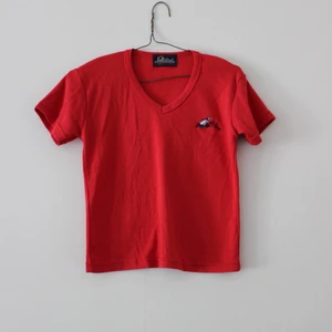 Vintage topp från peak performance  - Vintage topp från peak performance. Har även i grå och marinblå :) säljer då den aldrig används. Kan mötas i Gbg annars in den fraktas🤩