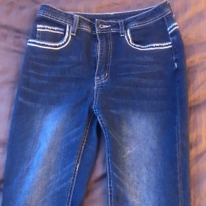 Bootcut jeans - Säljer mina bootcut jeans från shein i storlek s. 