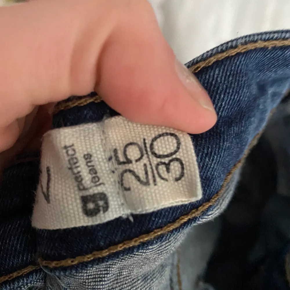 Nästan aldrig använda. Köpare står för frakten . Jeans & Byxor.
