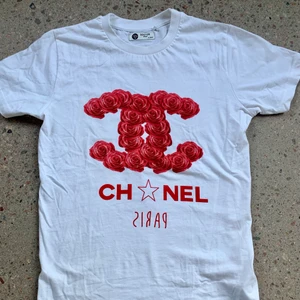 Tshirt - Jättefin Tshirt i Storlek S. Knappt använd ❤️ 