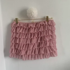 Kjol/topp - Volangkjol som även är sjukt snygg som topp💞skulle säga att det är en XS/S (skriv om ni vill ha mått på den)  