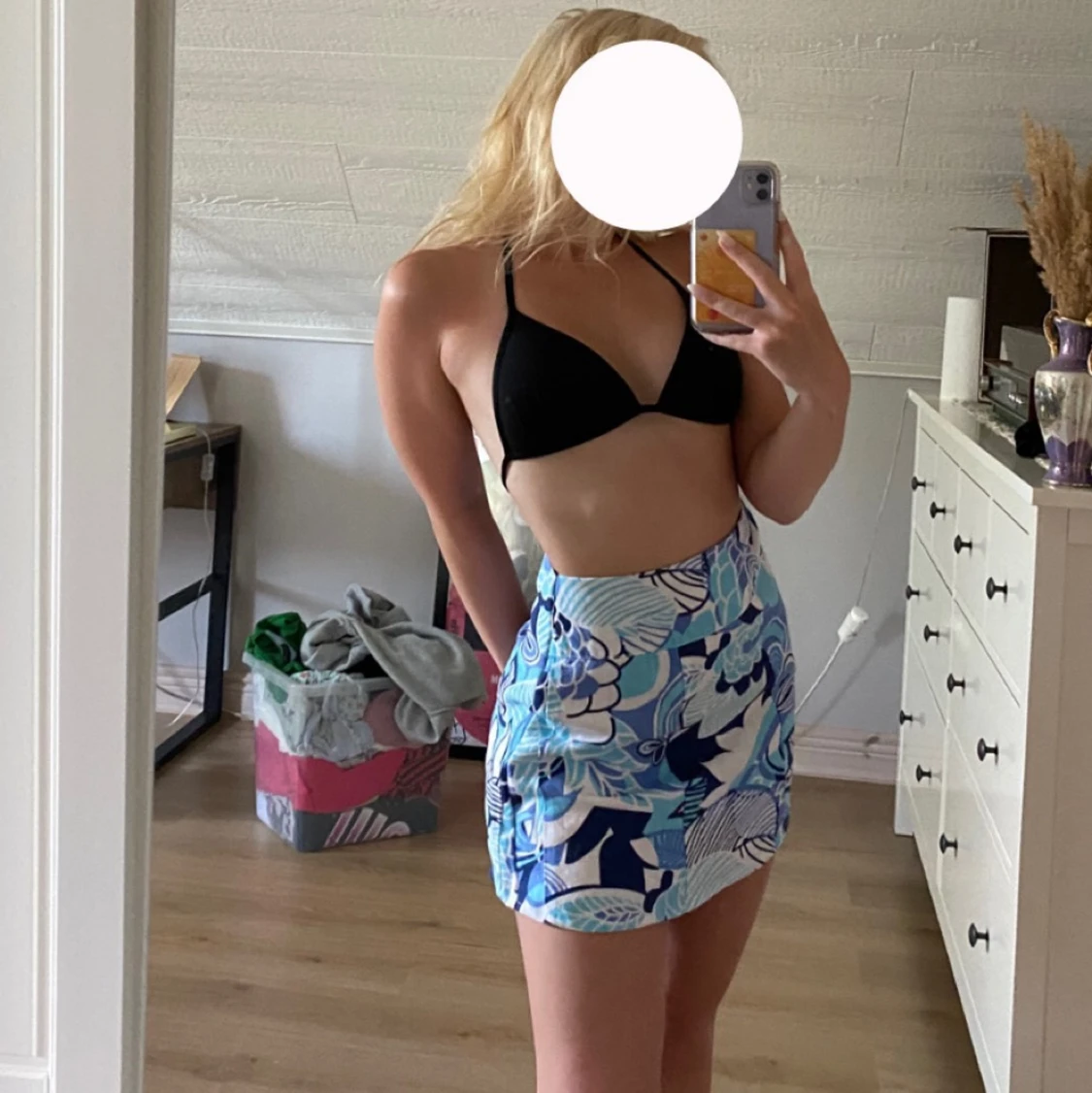 Blå blommig kjol Storlek S 