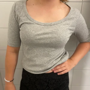 Tröja från H&M - Storlek M Nyskick