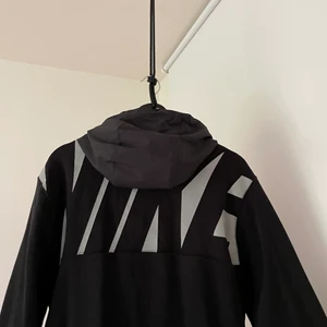 Nike jacka - bra skick. köptes för 1100