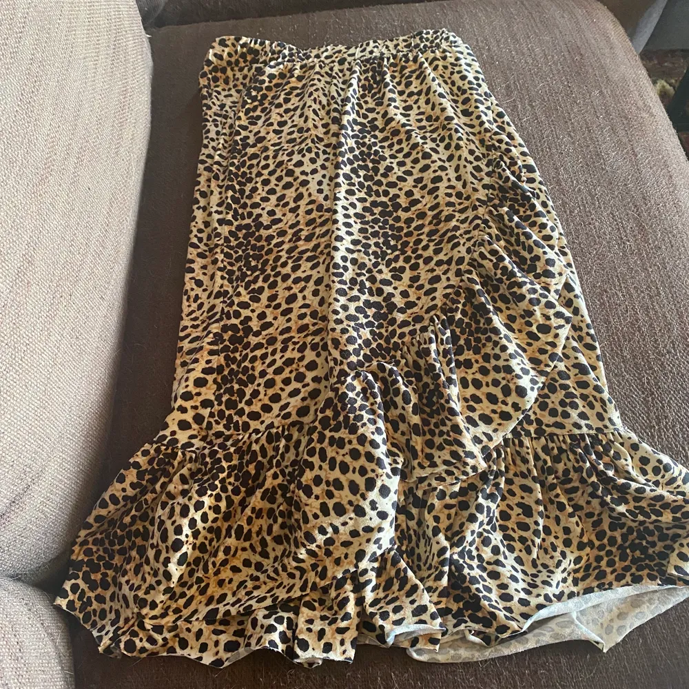 Säljer denna kjol från gekås som jag inte använder längre . Kjolar.