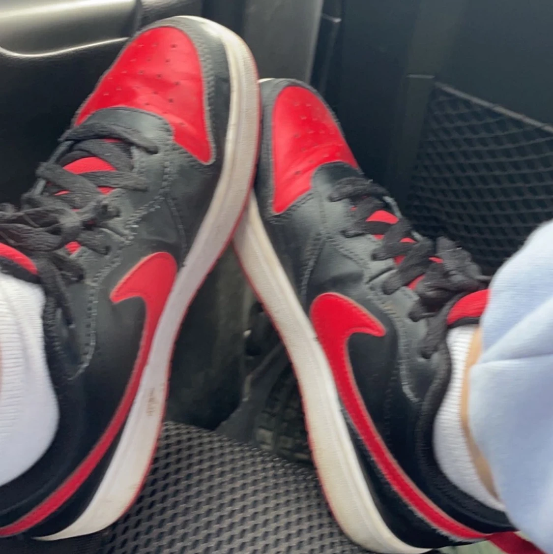 Nike röd och svarta skot